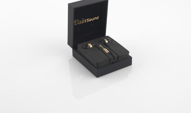 Das Modell VainSound No 2 wird in einer kleinen, ansprechend gestalteten Box geliefert.