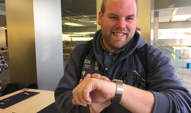 Sebastian Schack live vor Ort im Hamburger Apple Store