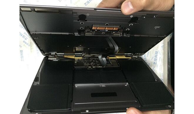 Ein Leser der chinesischen Webseite Feng.com hat Apples neues MacBook aufgeschraubt