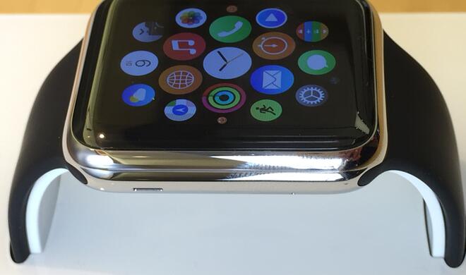 Einer Umfrage von Reuters / Ipsos zufolge wollen sich 15 Millionen Amerikaner die Apple Watch kaufen. Vor allem Männer zeigen sich von der Smartwatch begeistert.