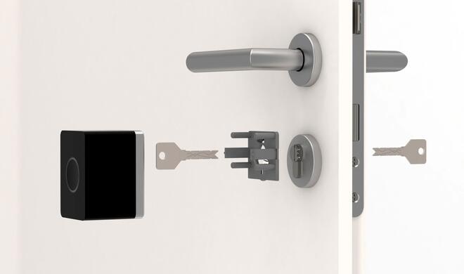 Noki öffnet die Tür ... 