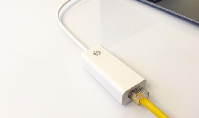 Apple bietet derzeit keinen direkten Adapter von USB-Type-C auf Ethernet an
