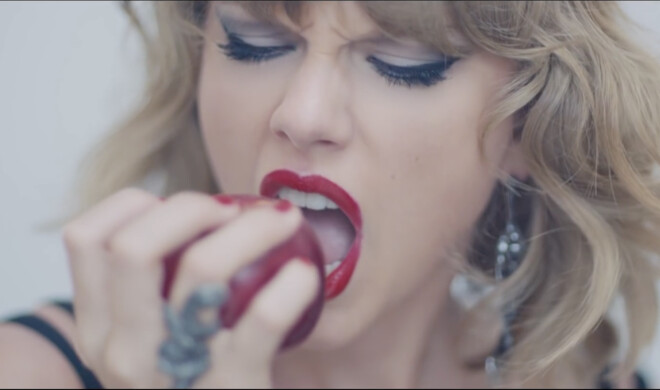 Taylor Swift hat Apple zum Einlenken bewegt.
(Szene aus &quot;Blank Space&quot;, http://www.vevo.com/watch/taylor-swift/blank-space/USCJY1431509)