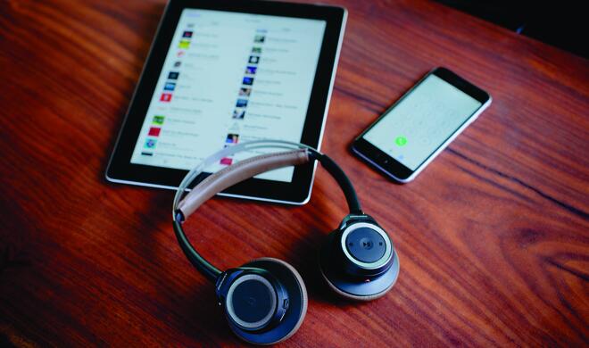 Wir haben das neue Bluetooth-Stereoheadset BackBeat SENSE schon vorab getestet.