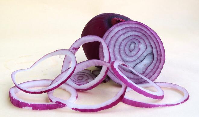 16 Chuck Norris bringt Zwiebeln zum weinen.