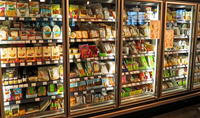 21 Bei Chuck Norris geht im Kühlschrank nie das Licht aus.