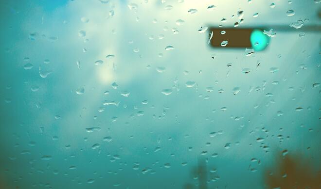 29 Wenn Chuck Norris mit dem Auto unterwegs ist, werden alle Ampeln auf seiner Strecke auf grün geschaltet, denn jeder weiß was passiert, wenn Chuck einmal rotsieht.