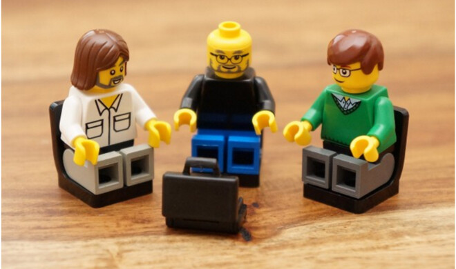 Für 12,90 Euro können sich Tech-Fans berühmte Persönlichkeiten als Lego-Figuren kaufen, zum Beispiel Steve Jobs.