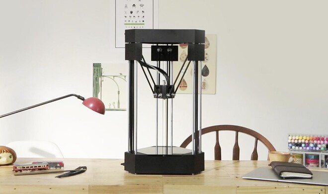 Die meisten 3D-Drucker starten als Kickstarter-Projekte. So auch der dreieckige FLUX, ein kompakter Drucker, der sich mit Modulen für Lasergravur und 3D-Scanning erweitern lässt.