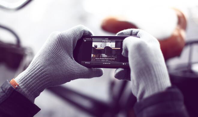 Bisher muss man darauf achten, dass die Handschuhe auch mit Touchscreen interagieren können