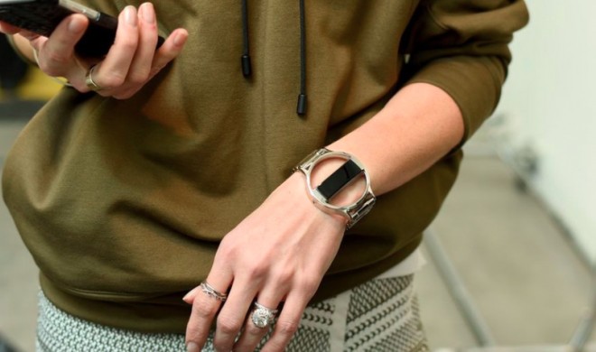 Fitbits neuester Fitnesstracker Alta wurde in neuen Designs auf der New York Fashion Week präsentiert.