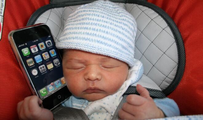 Baby für ein iPhone getauscht - das geht ja gar nicht.