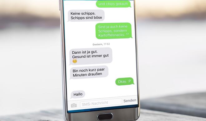 Montage: iMessage auf Android-Smartphone