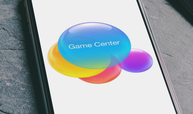 Montage: iPhone und Game Center Logo