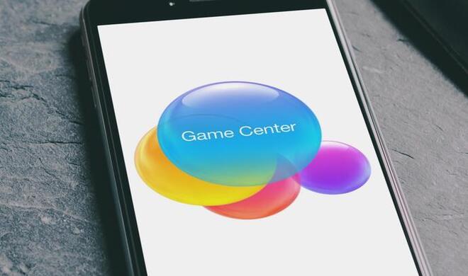 Montage: Game Center auf iPhone.