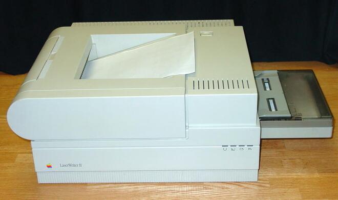 Drucker... stellvertretend: Apple LaserWriter II