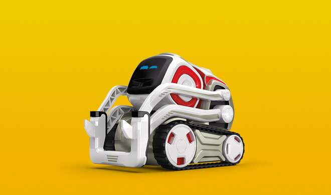 Cozmo ist ein kleiner Spielzeugroboter mit Emotionen