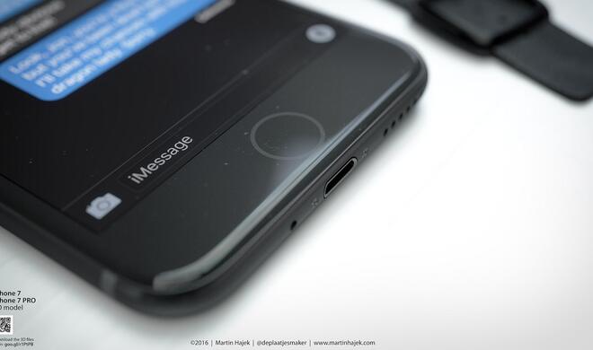 Fast schwarzes iPhone 7 ohne Klinkenstecker neben eine Space Black Apple Watch.