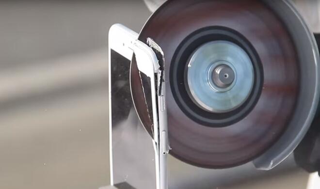 Zu Empfehlen ist der Ansatz von PeripateticPandas nicht