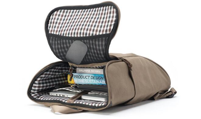 Der Deckel des Daypack lässt sich angenehm weit öffnen