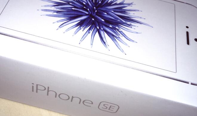 Verpackung des iPhone SE