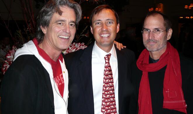 Steve Jobs (rechts) auf einem „Product RED"-Event