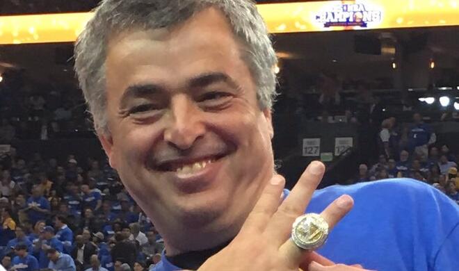 Eddy Cue bei den Golden State Warriors