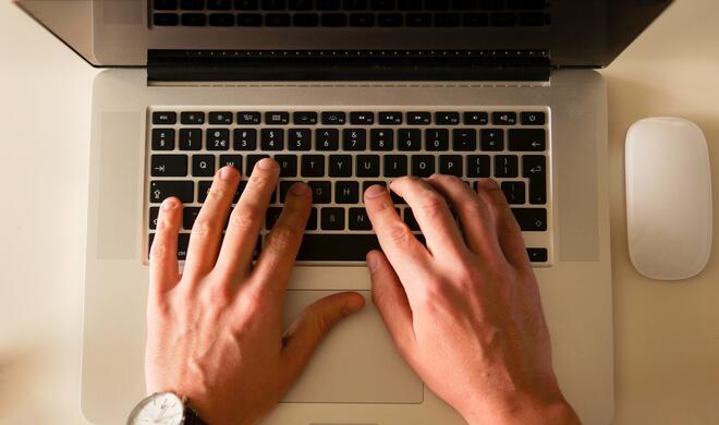 Auch mit einer deutschen Tastatur können Sie problemlos diakritische Zeichen tippen