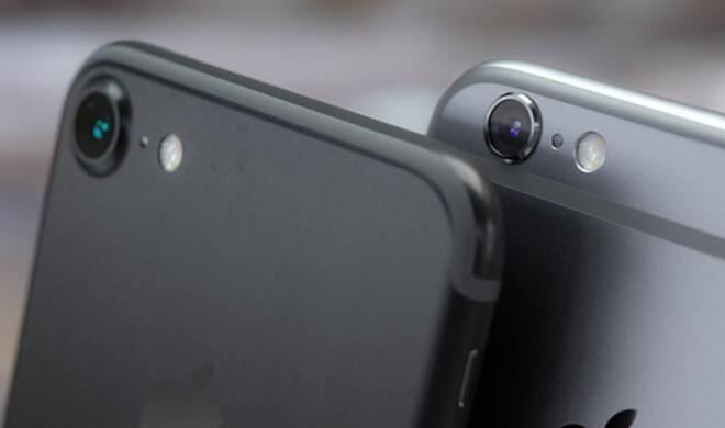 iPhone 7 in Schwarz als Rendergrafik