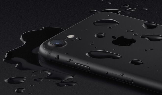 Das iPhone 7 ist gegen das Eindringen von Wasser geschützt