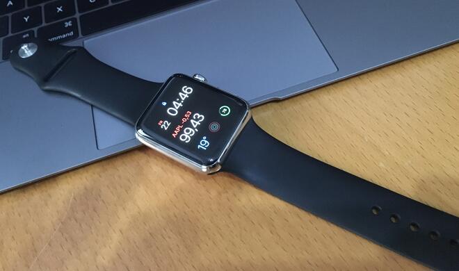 Apple Watch mit Edelstahlgehäuse
