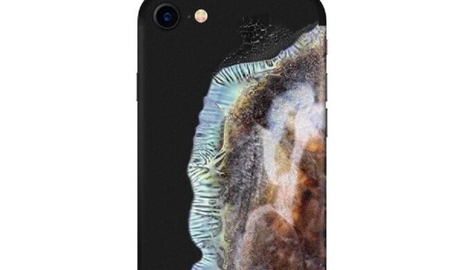 Die iPhone-Hülle ist eigentlich schon fast fies.