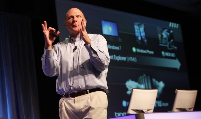 Steve Ballmer gestikuliert auf der PDC 10