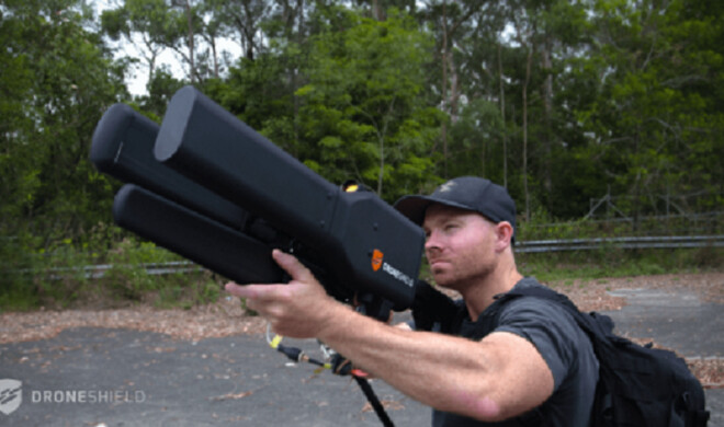 Die Dronegun von DroneShield sieht aus wie eine Waffe aus einem Science-Fiction-Film.