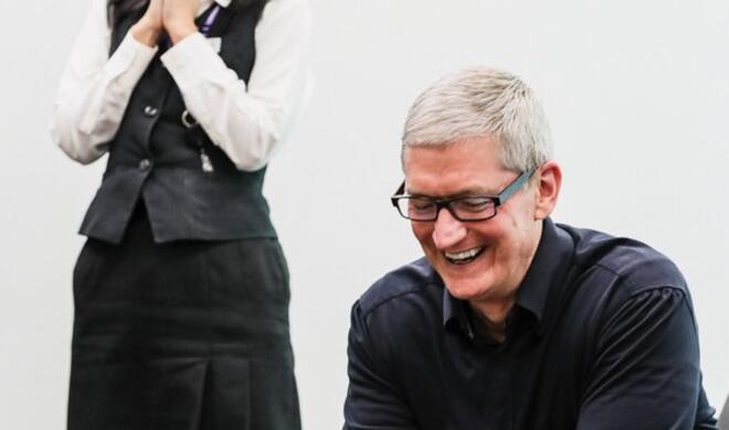 Tim Cook bei Nintendo zu Besuch