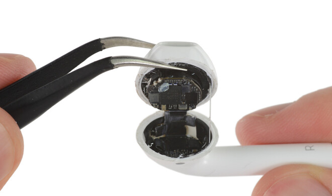 AirPods im Teardown