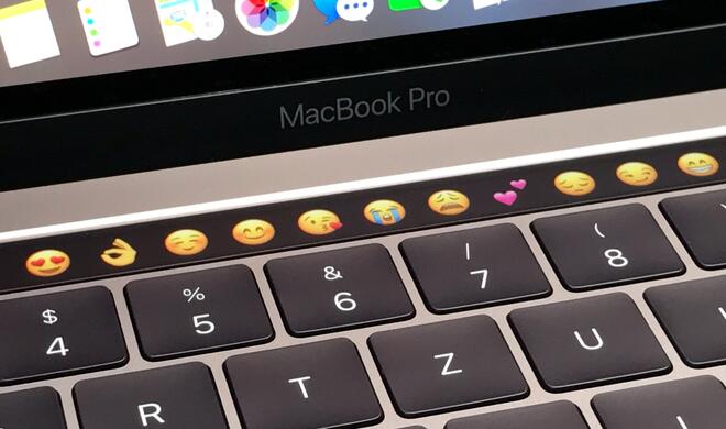 Die Touch Bar kann Wortvorschläge machen