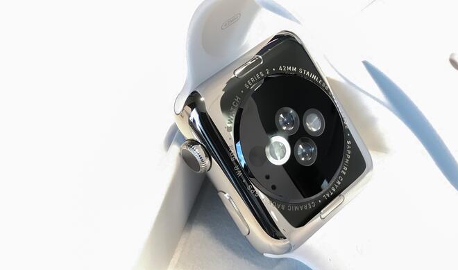 Apple Watch Series 2 mit Edelstahl-Gehäuse