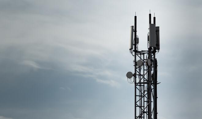 Wenn das mobile Netzwerk mitspielt, können die neuen Modems von Intel und Qualcomm über 1 GBit/s empfangen