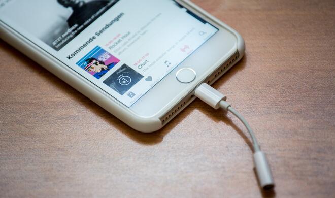 Wird bei der neuen iPhone-Generation ebenfalls ein Kopfhörer-Adapter mitgeliefert? #Donglelife