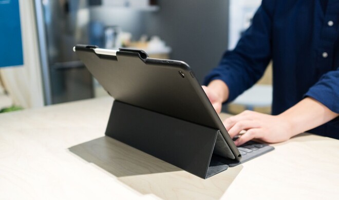 Das ProBack Cover hält den Apple Pencil sicher in Position