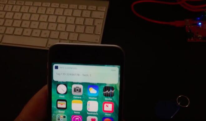 iPhone 6s kommuniziert mit NFC-Tag