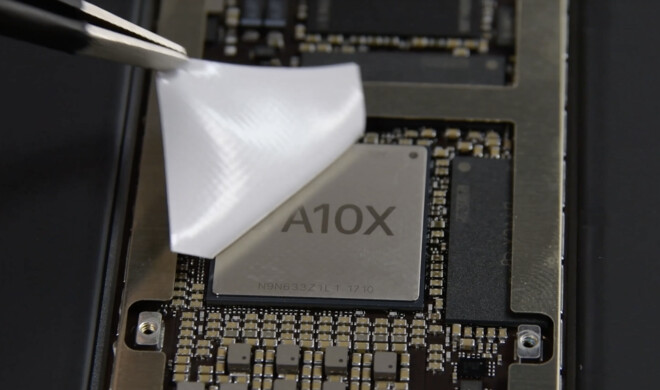 Der A10X im neuen iPad Pro 10.5 beim Teardown von ifixit.com