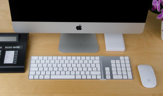 Bluetooth Keypad 2 mittels Connector am Magic Keyboard verbunden