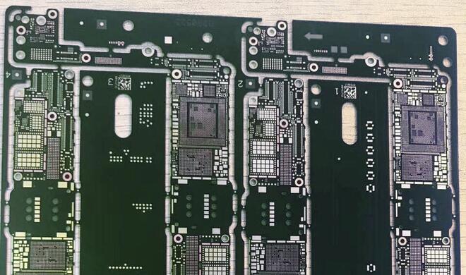 iPhone-7s-Logic-Board