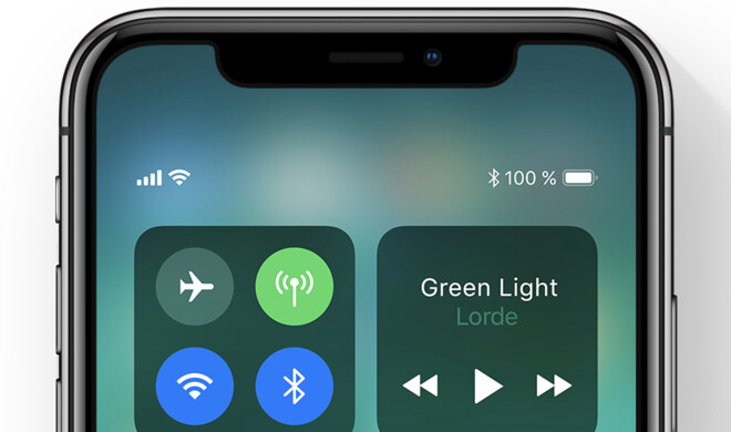 Auf dem iPhone X ruft man das Kontrollzentrum über einen Wisch von rechts oben auf