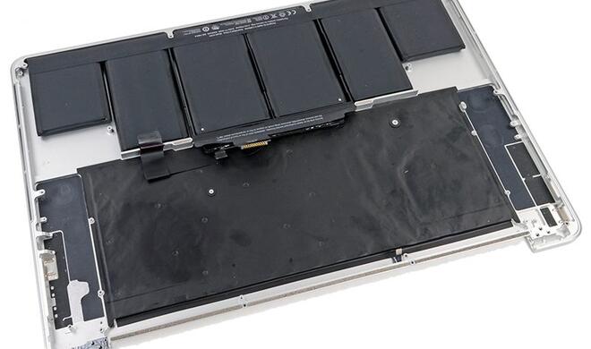 Akku eines 15 Zoll MacBook Pro von 2012
