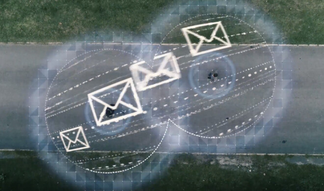 Verbinden sich zwei Smartphones, tauschen sie gegenseitig die Nachrichten aus