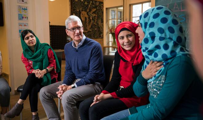 Tim Cook und Malala Yousafzai besuchen libanesische und syrische Studentinnen in Beirut