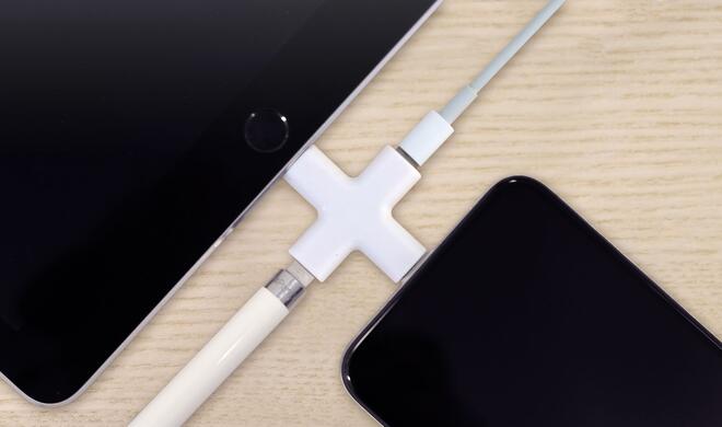 Ein Ladekabel anschließen, drei Geräte mit Strom versorgen - Die Idee klingt gut